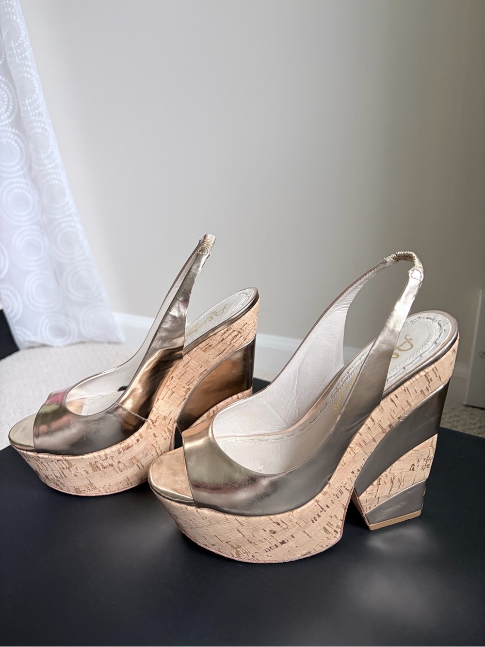 Alice + Olivia Gold Metallic Cork Platform Slingback Heels 7.5